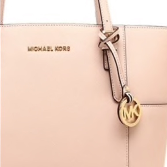 Soft pink jet set purse sale price until Mon - Picture 4 of 8